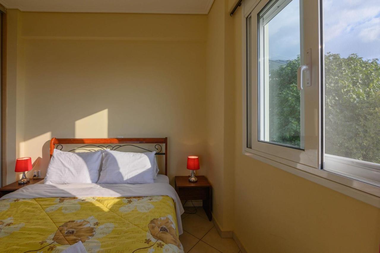 Semiramis Suites With Pool カラマタ エクステリア 写真