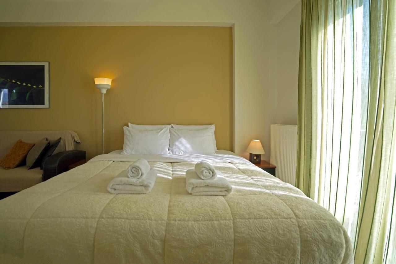 Semiramis Suites With Pool カラマタ エクステリア 写真