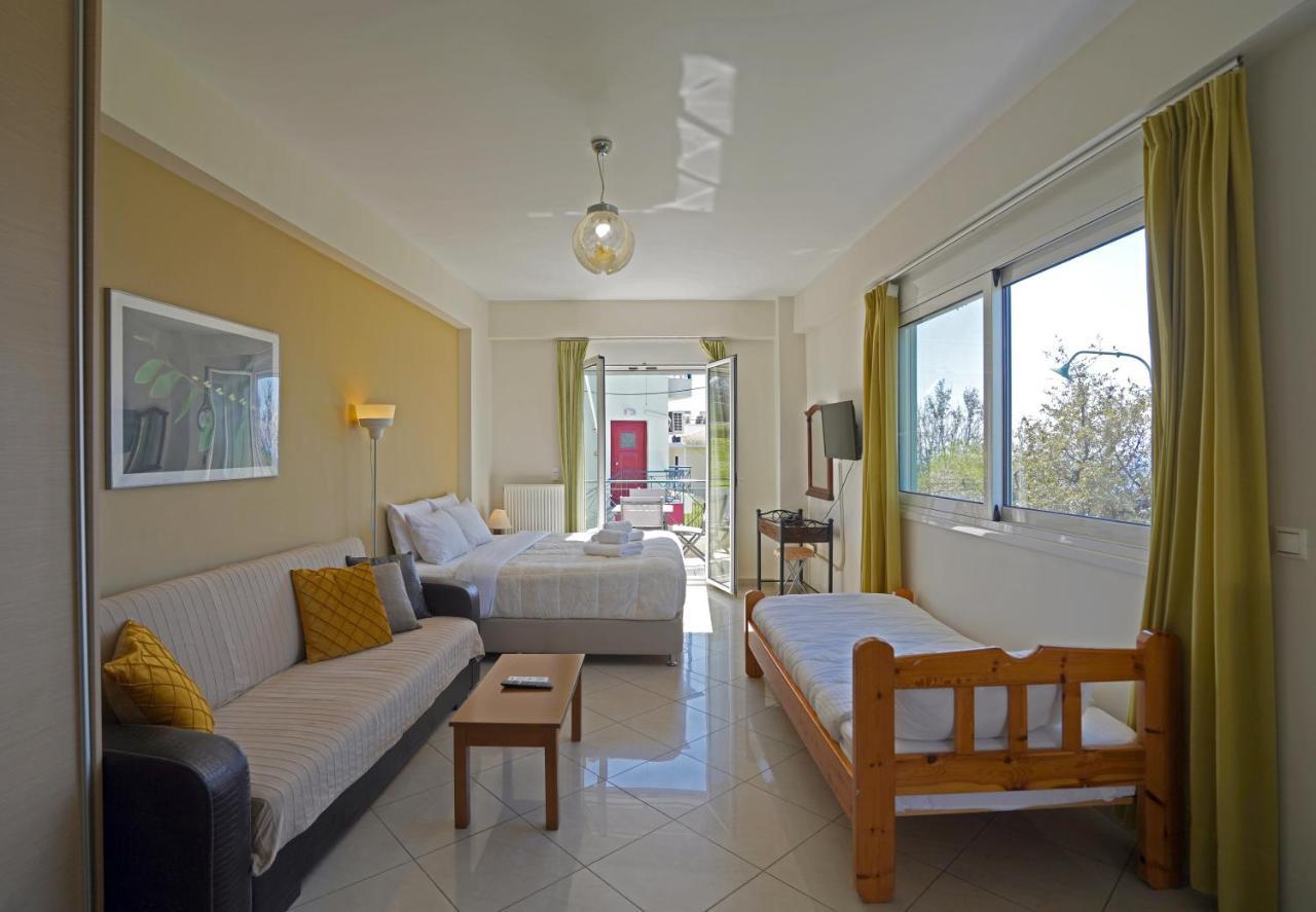 Semiramis Suites With Pool カラマタ エクステリア 写真