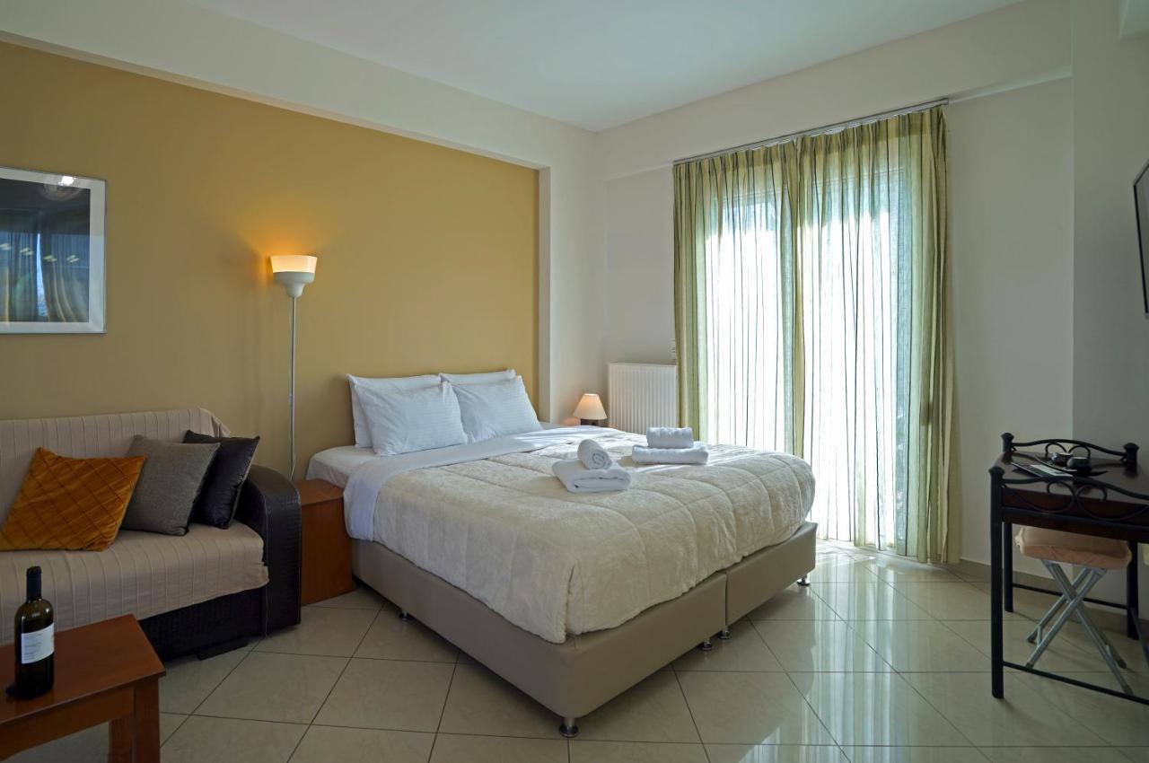 Semiramis Suites With Pool カラマタ エクステリア 写真