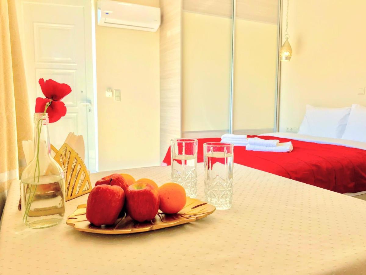 Semiramis Suites With Pool カラマタ エクステリア 写真