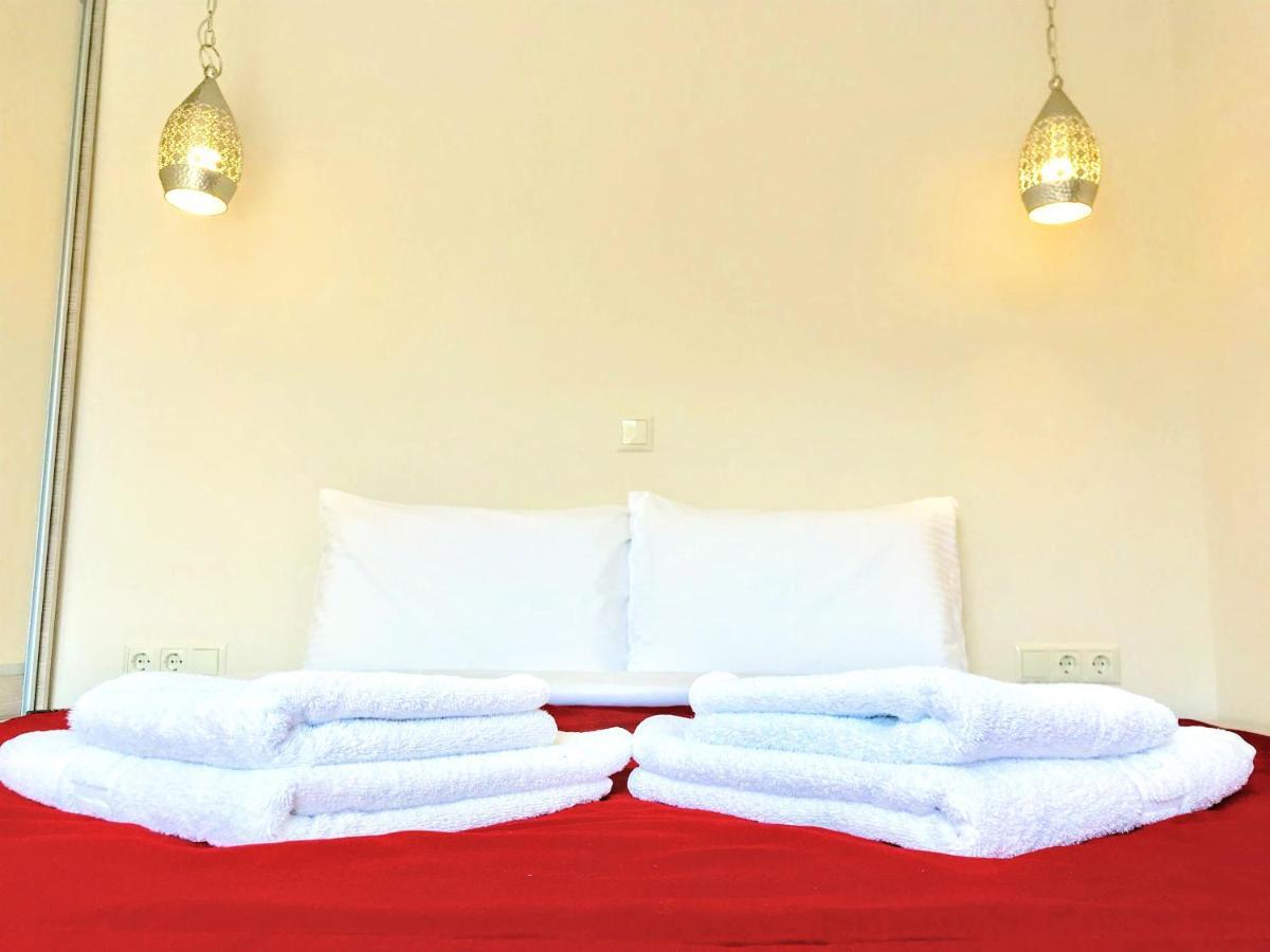 Semiramis Suites With Pool カラマタ エクステリア 写真